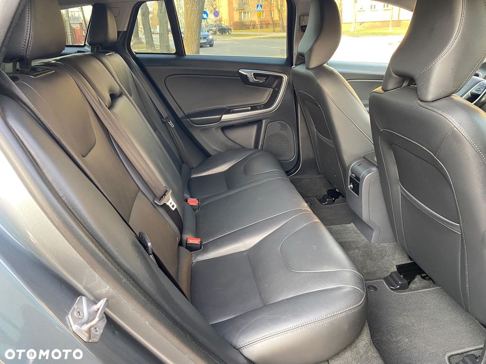 Volvo V60 D3 Summum - 9