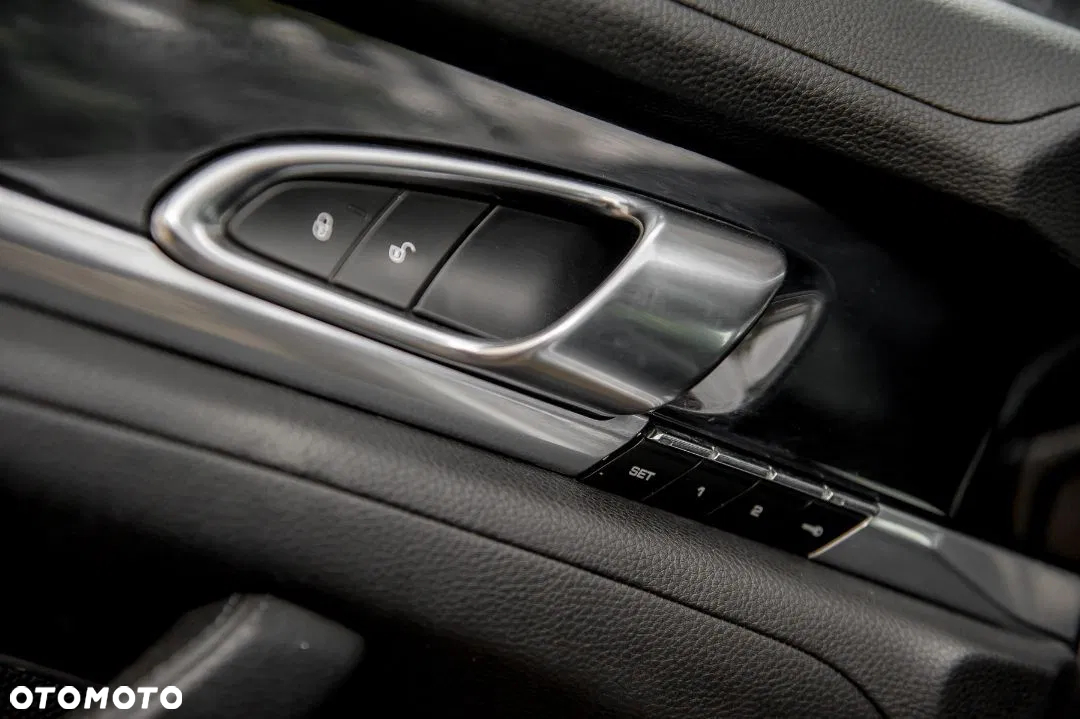 Porsche Panamera Standard - 9