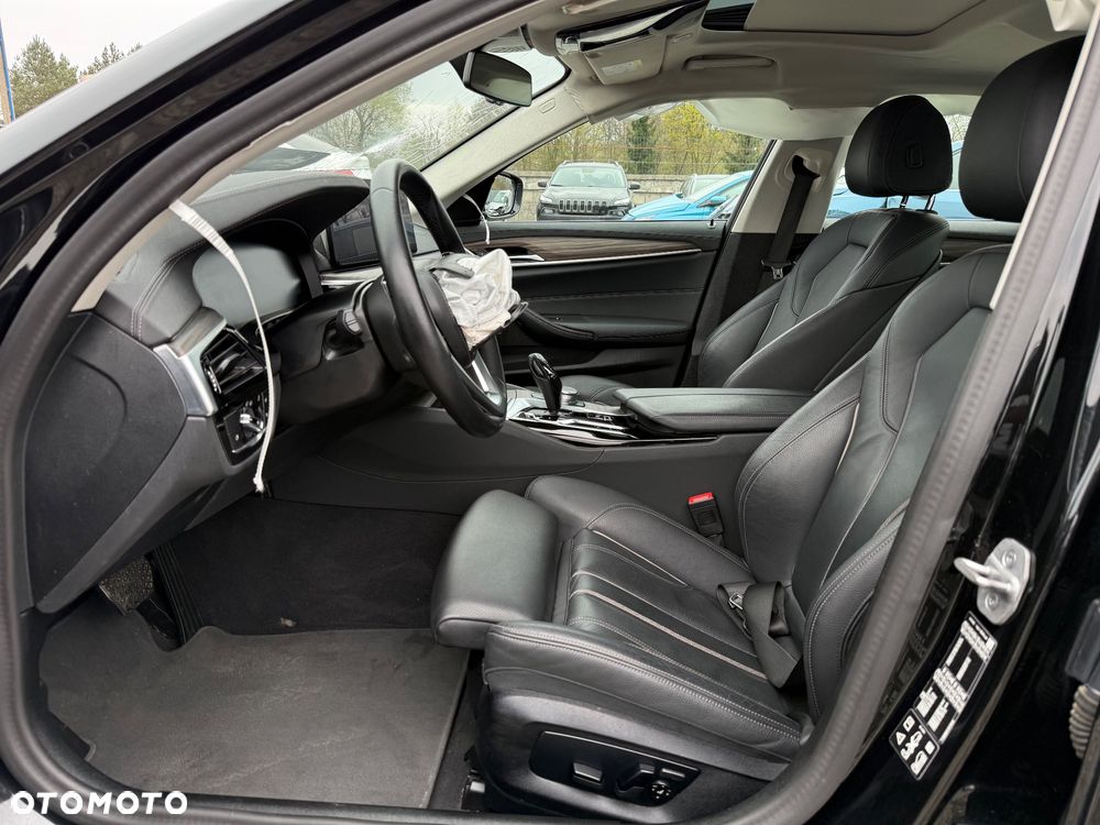 BMW Seria 5 530d xDrive Luxury Line - 16