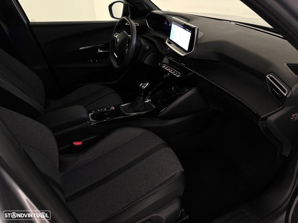 Peugeot 2008 - 8