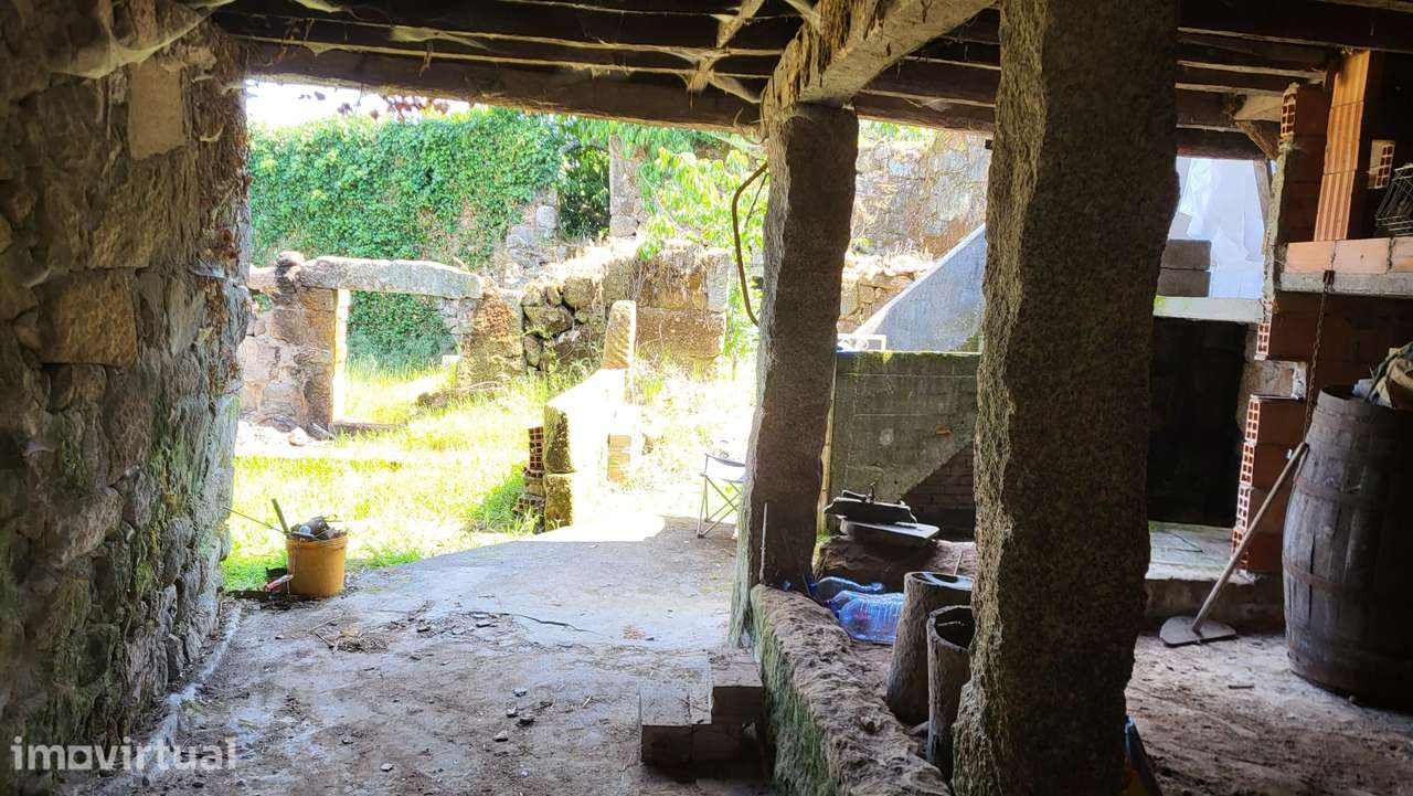 Moradia T3 para reconstrução  em Vouzela - Grande imagem: 2/33