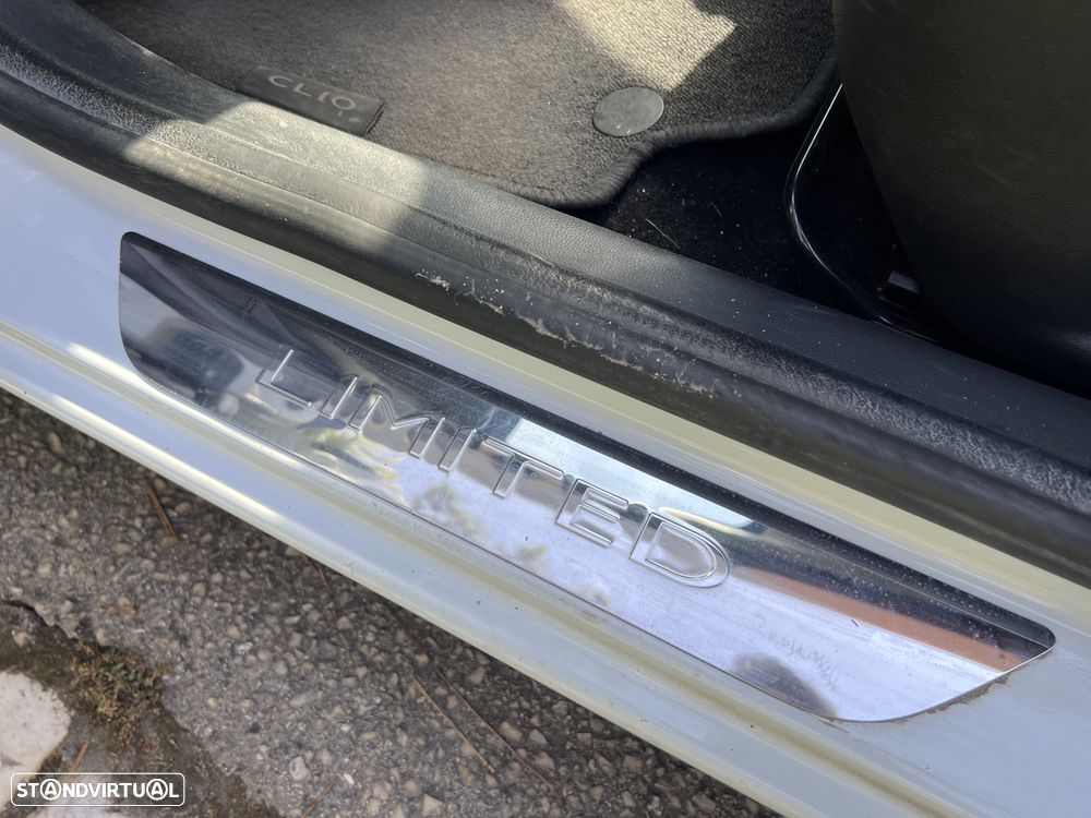 Renault Clio 0.9 TCe Limited Bi-Fuel - 14