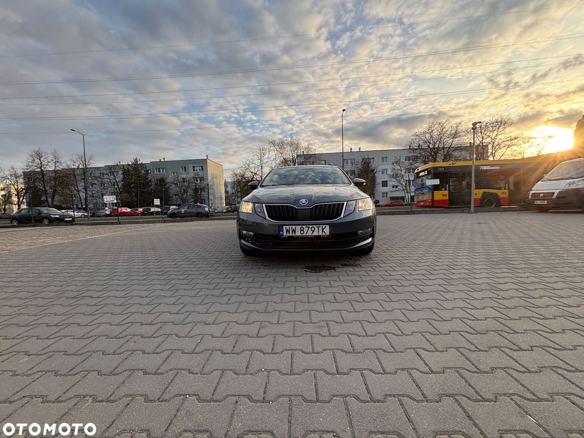 Skoda Octavia 2.0 TDI Ambition DSG - 1