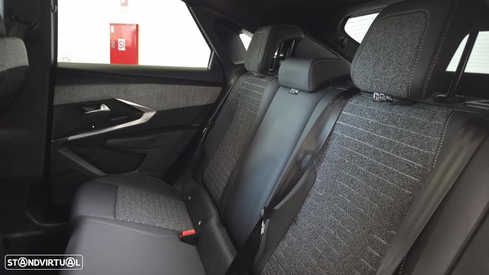 Peugeot 3008 1.2 Hybrid Allure e-DCS6 - 14