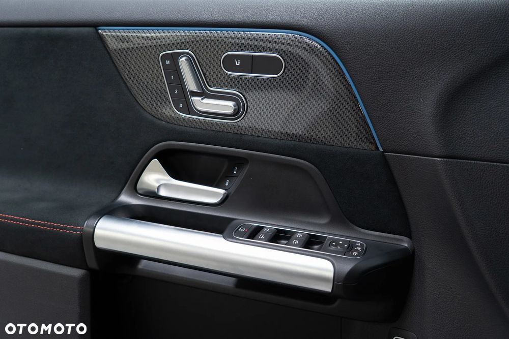 Mercedes-Benz CLA 220 AMG Line 7G-DCT - 23
