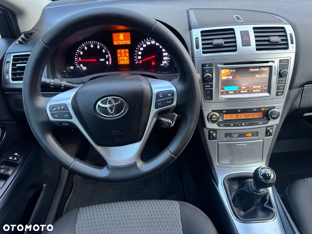Toyota Avensis 1.8 Executive - 9