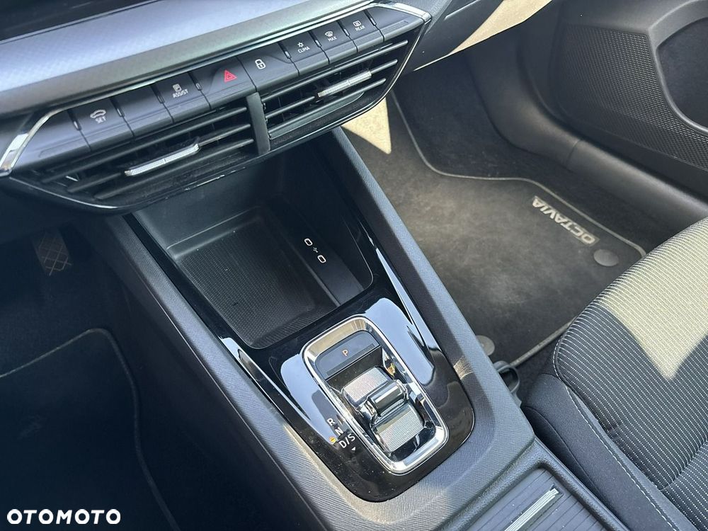 Skoda Octavia 2.0 TDI DSG Ambition - 26