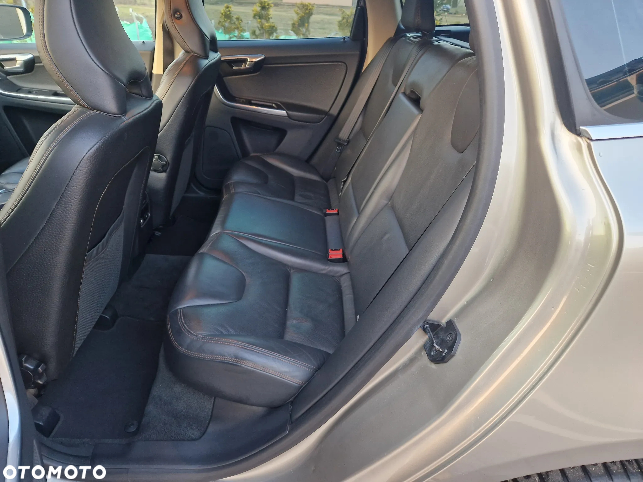 Volvo XC 60 D4 Geartronic Momentum - 24