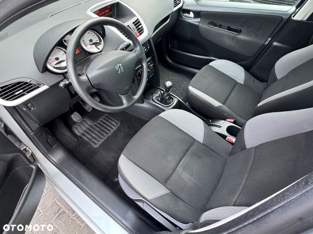 Peugeot 207 95 VTi Urban Style - 9