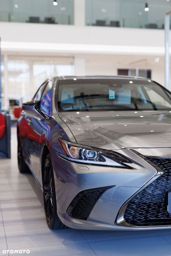 Lexus ES 300h F Sport Design - 14