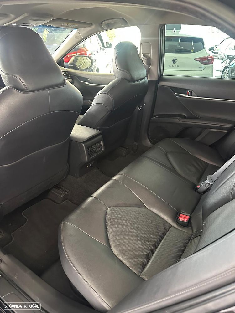 Toyota Camry - 8