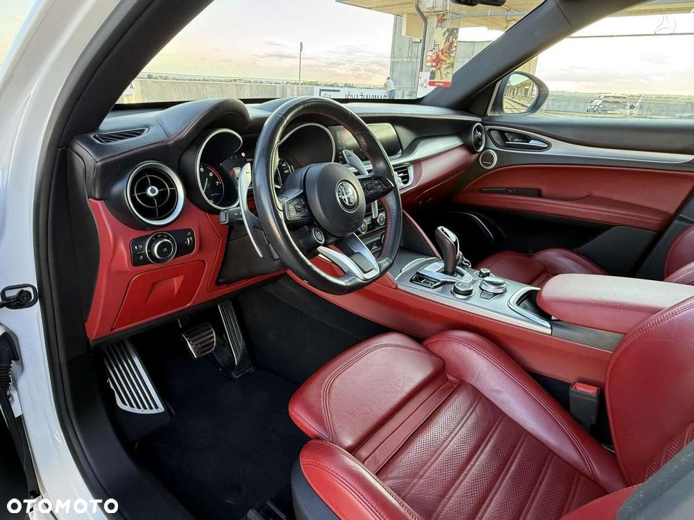 Alfa Romeo Stelvio 2.0 Turbo First Edition Q4 - 13