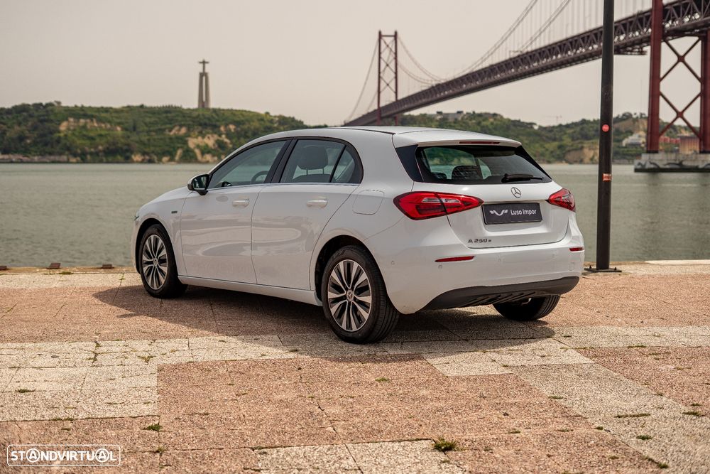 Mercedes-Benz A 250 e Progressive - 15