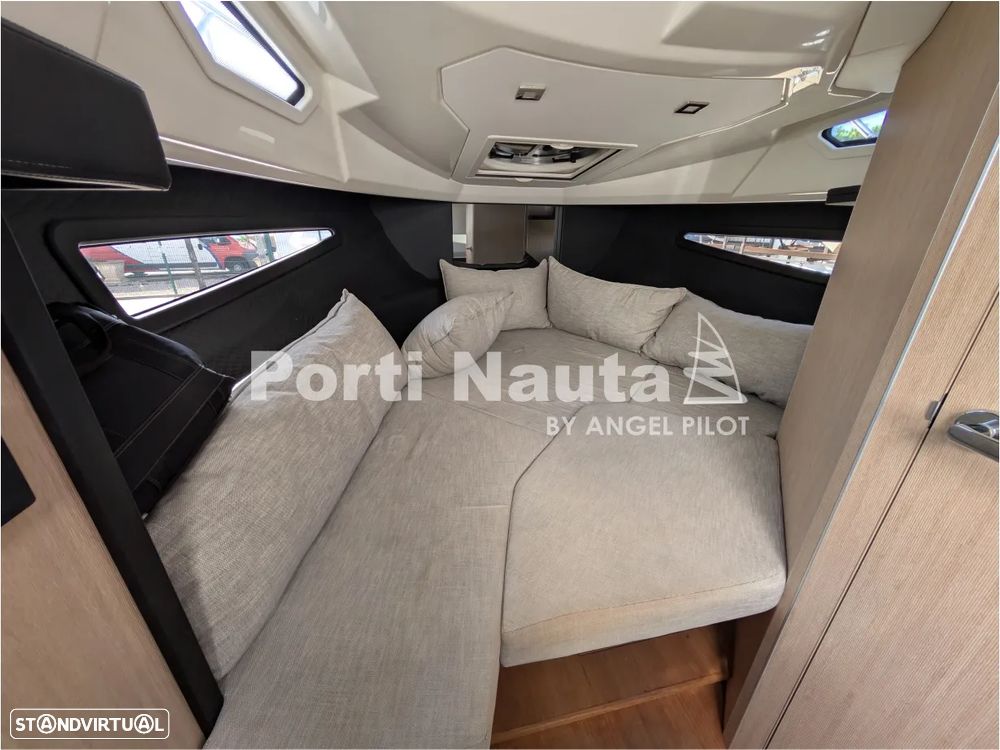 Cranchi Endurance 30 - 23