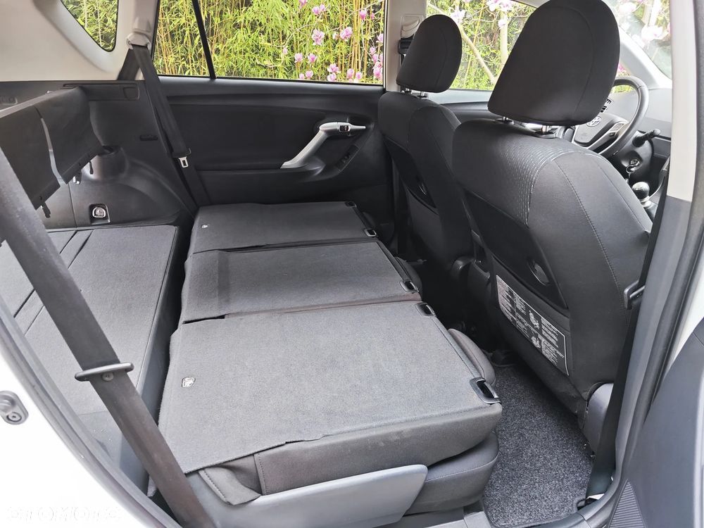 Toyota Verso 2.0 D-4D Sol plus - 34