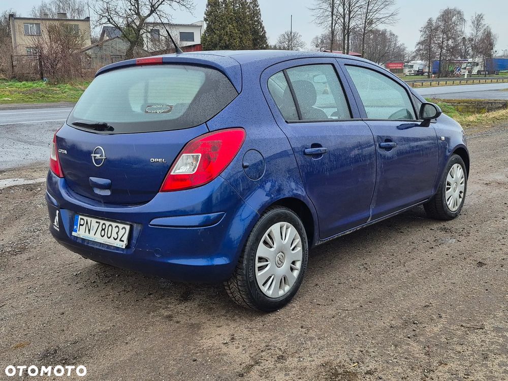 Opel Corsa 1.2 16V Cosmo - 4