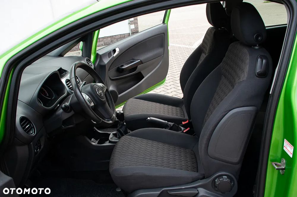 Opel Corsa 1.4 16V Active - 24