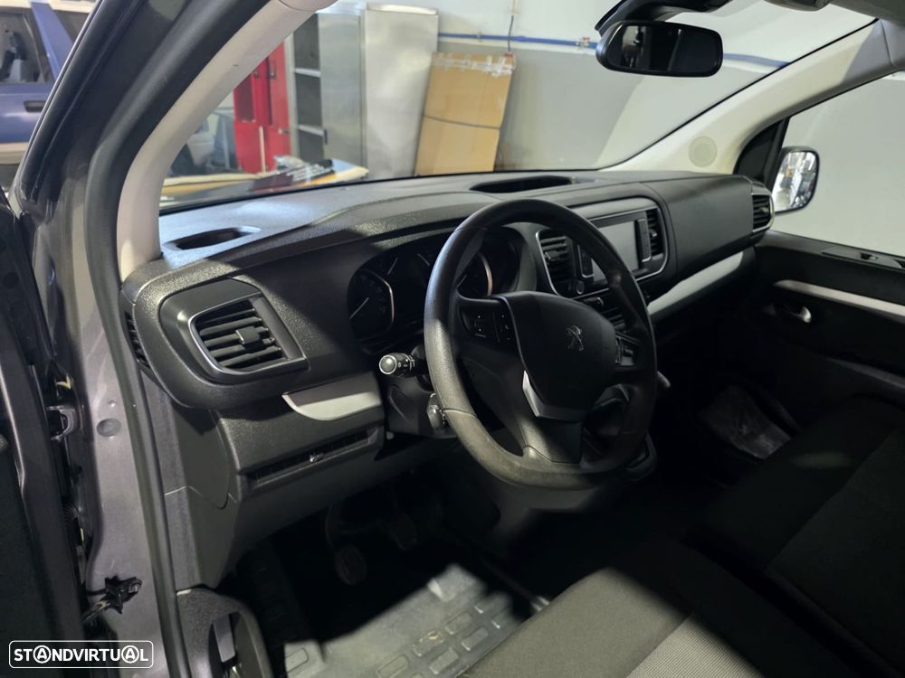 Peugeot Traveller - 8