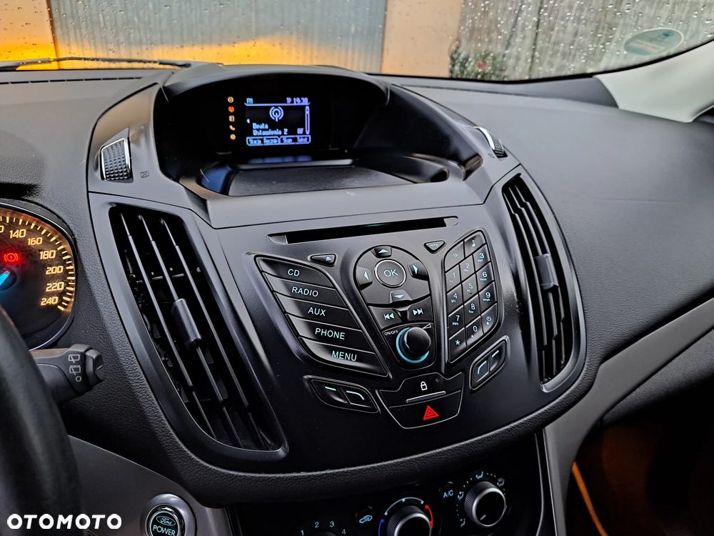 Ford Kuga 1.6 EcoBoost 2x4 Trend - 30