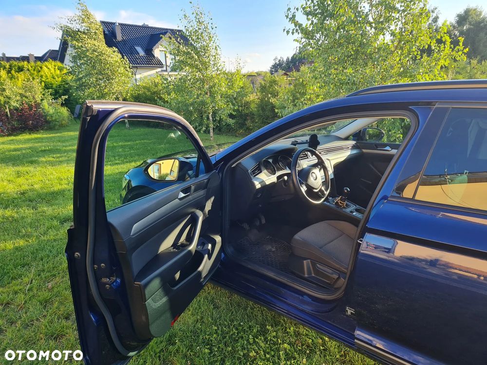Volkswagen Passat 1.6 TDI (BlueMotion Technology) Comfortline - 11