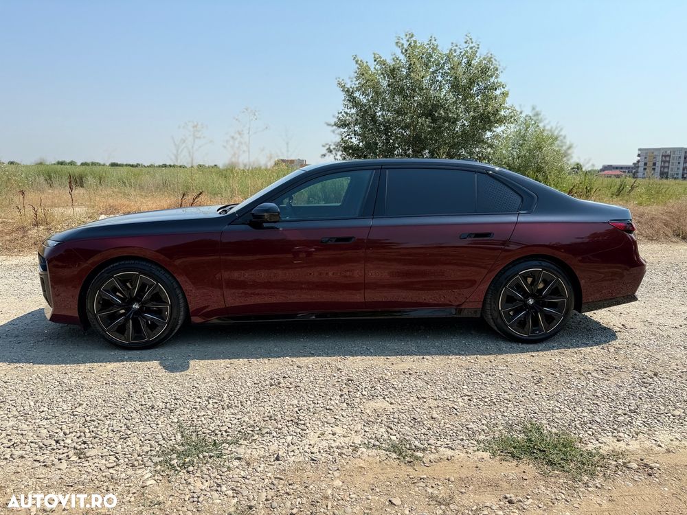 BMW Seria 7 740d xDrive MHEV - 11