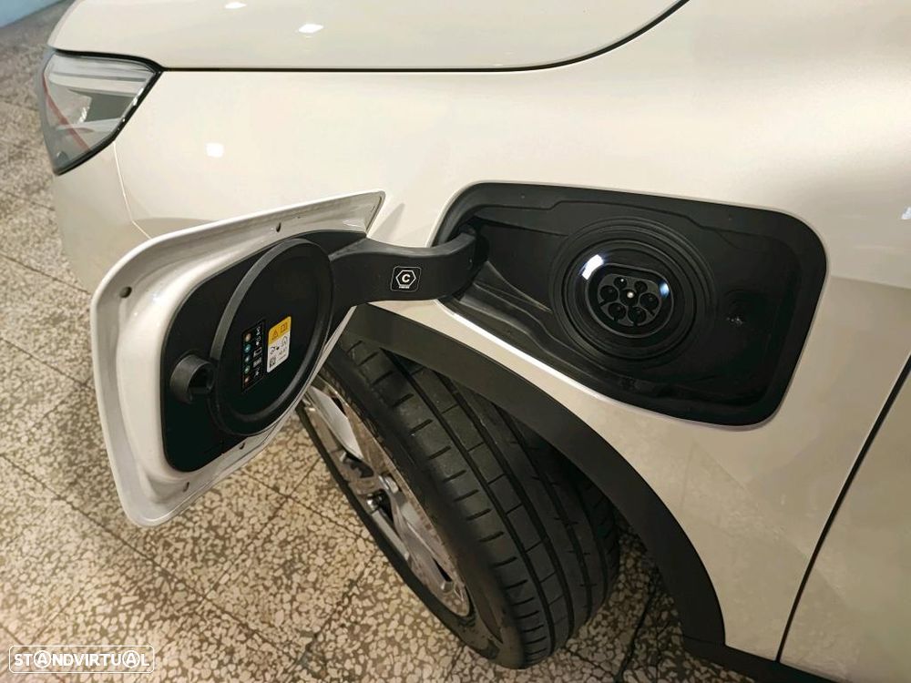 BMW X1 xDrive25e - 12