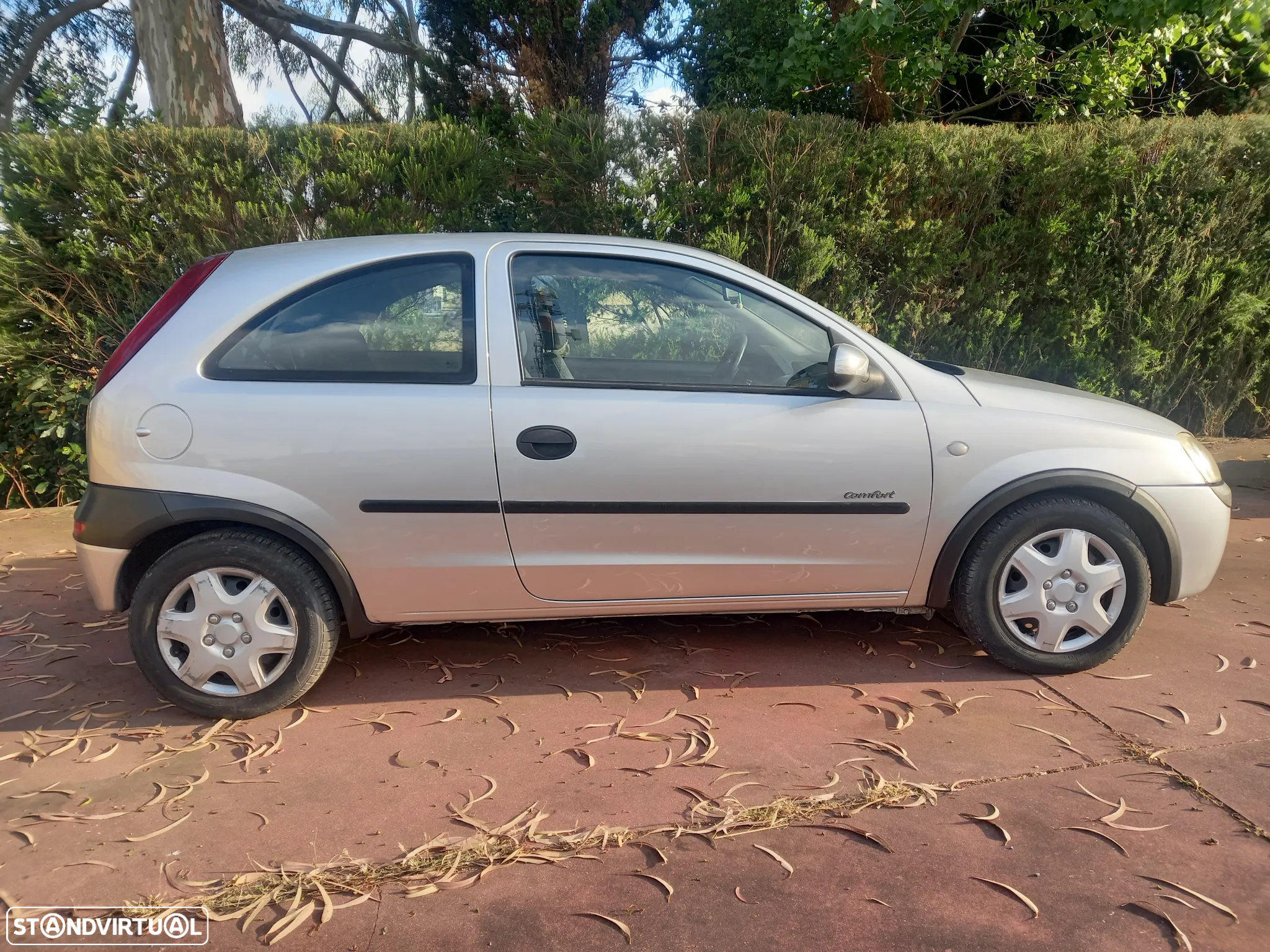 Opel Corsa 1.2 16V Confort - 4