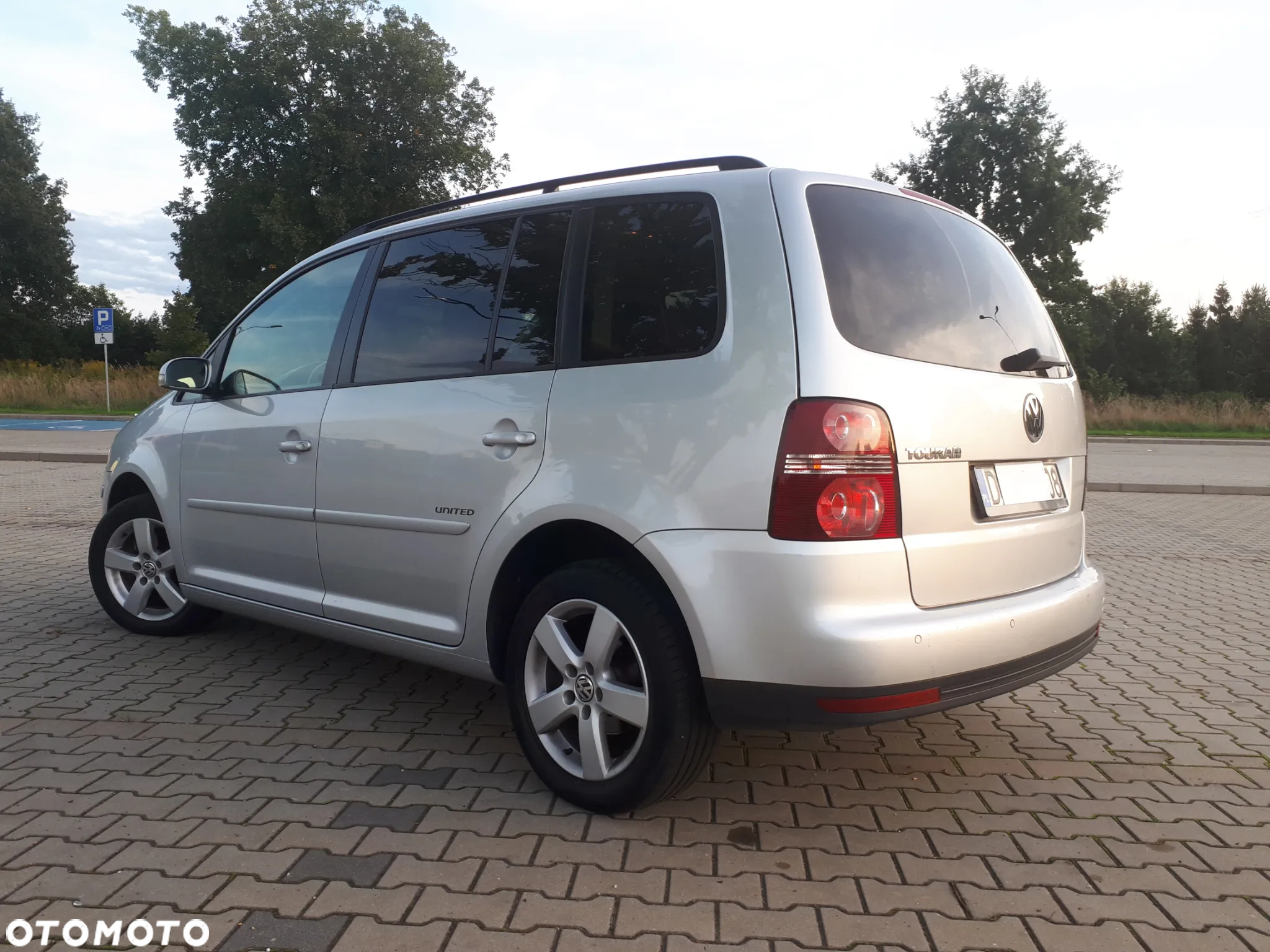 Volkswagen Touran 1.6 Trendline - 10