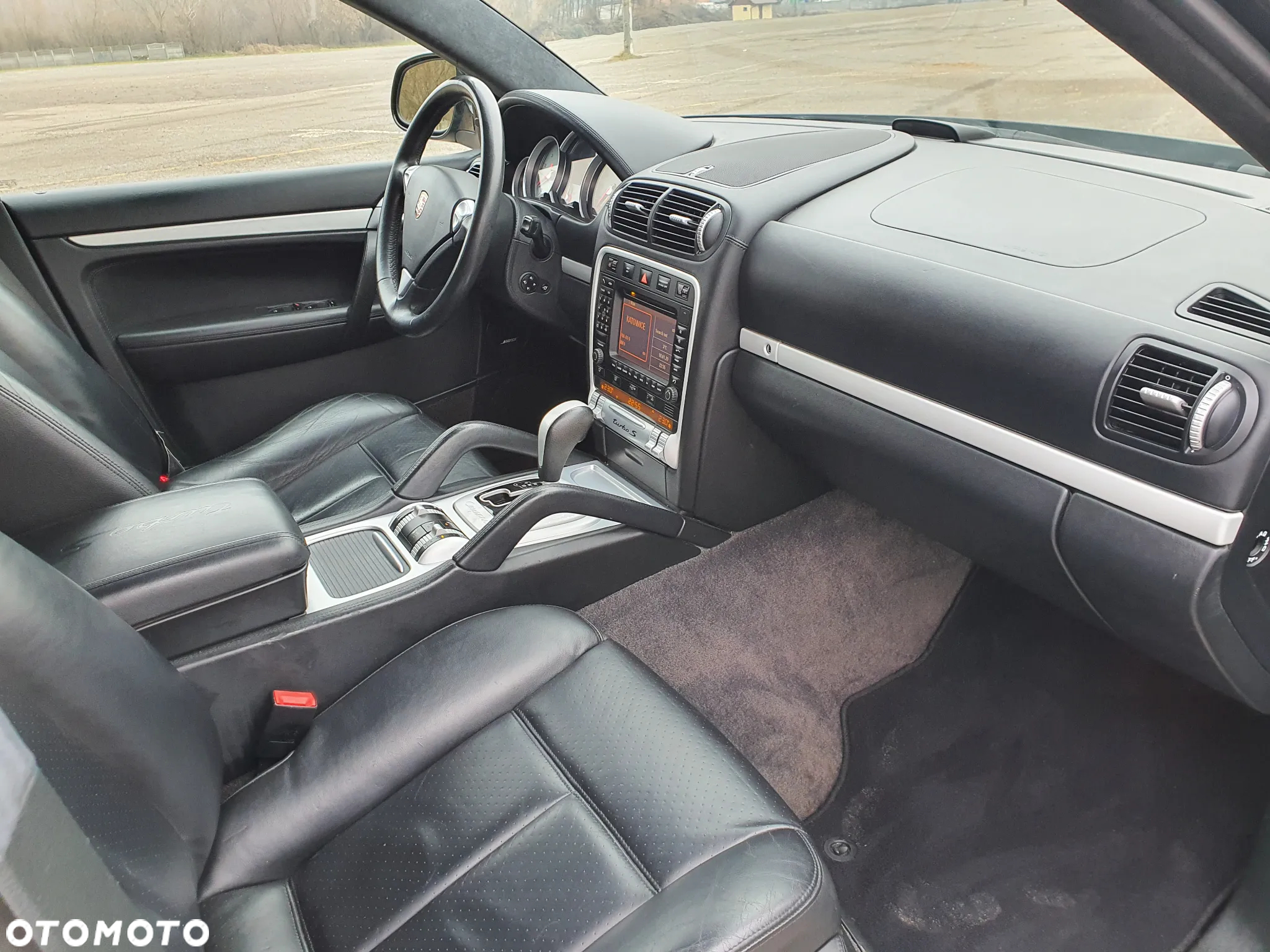 Porsche Cayenne Turbo S - 11