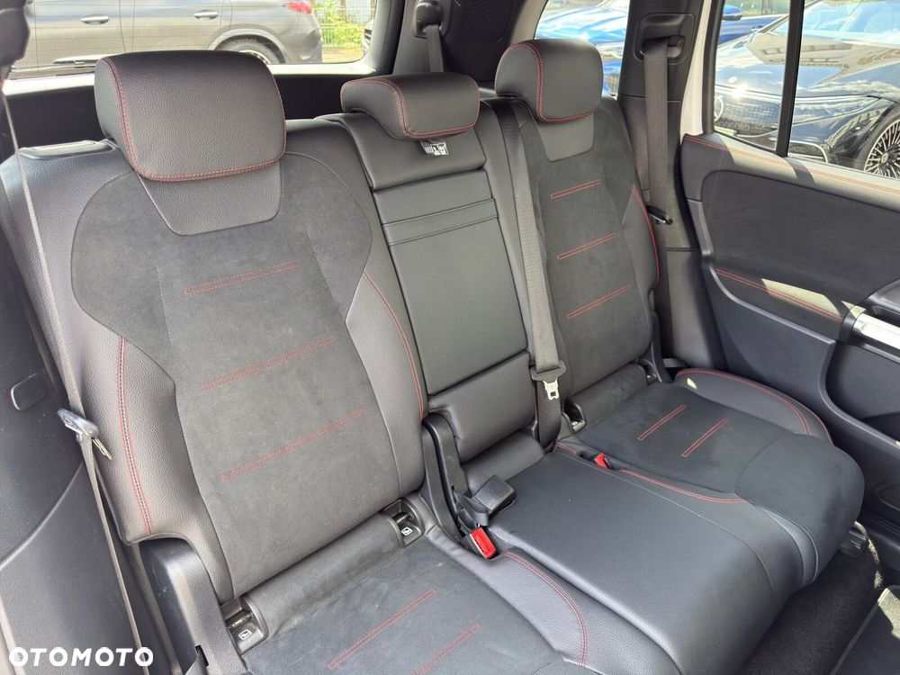 Mercedes-Benz GLB - 31