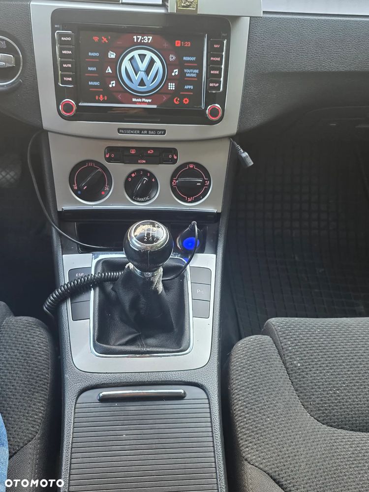 Volkswagen Passat 2.0 TDI Comfortline - 8