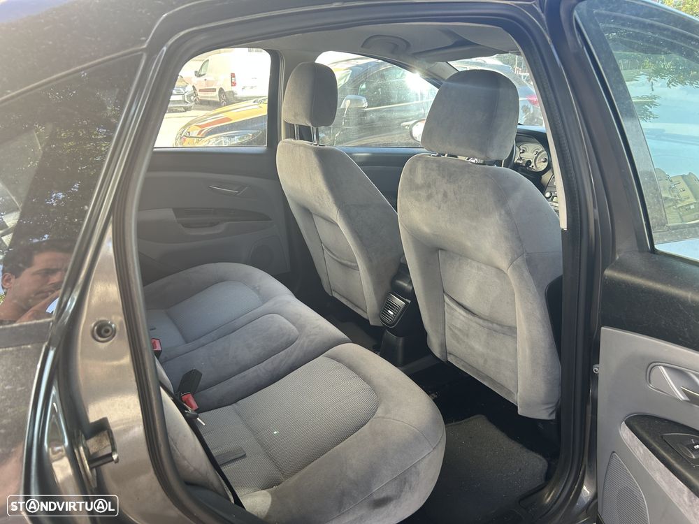 Fiat Linea 1.6 M-Jet Emotion - 19