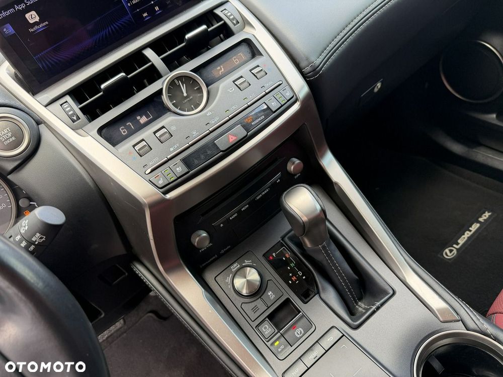 Lexus NX 300 Executive Line - 19