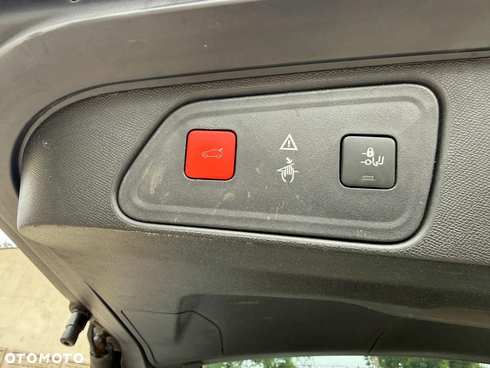 Peugeot 3008 BlueHDi 130 Stop & Start EAT8 Allure - 7