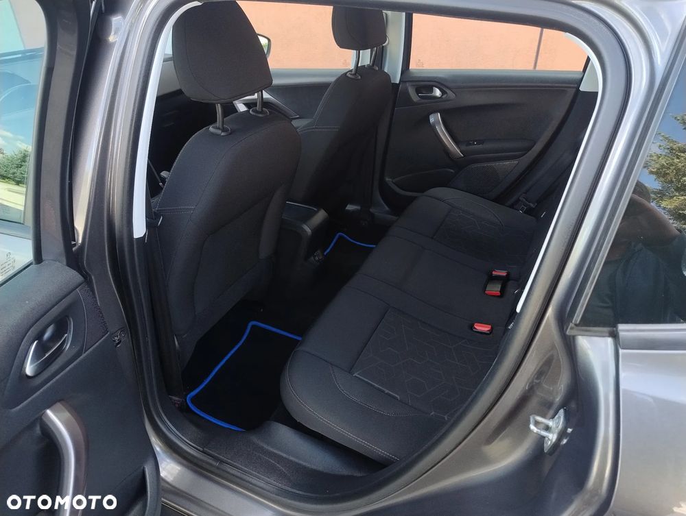 Peugeot 2008 1.2 Pure Tech Allure S&S - 21