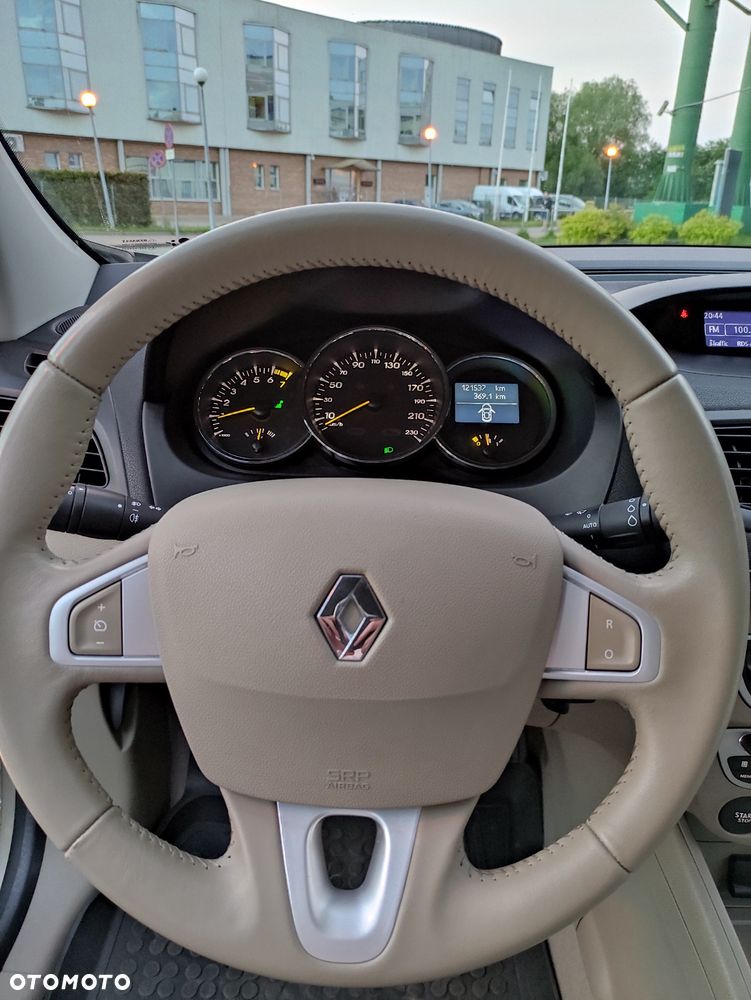 Renault Fluence 1.6 16V Privilege - 25