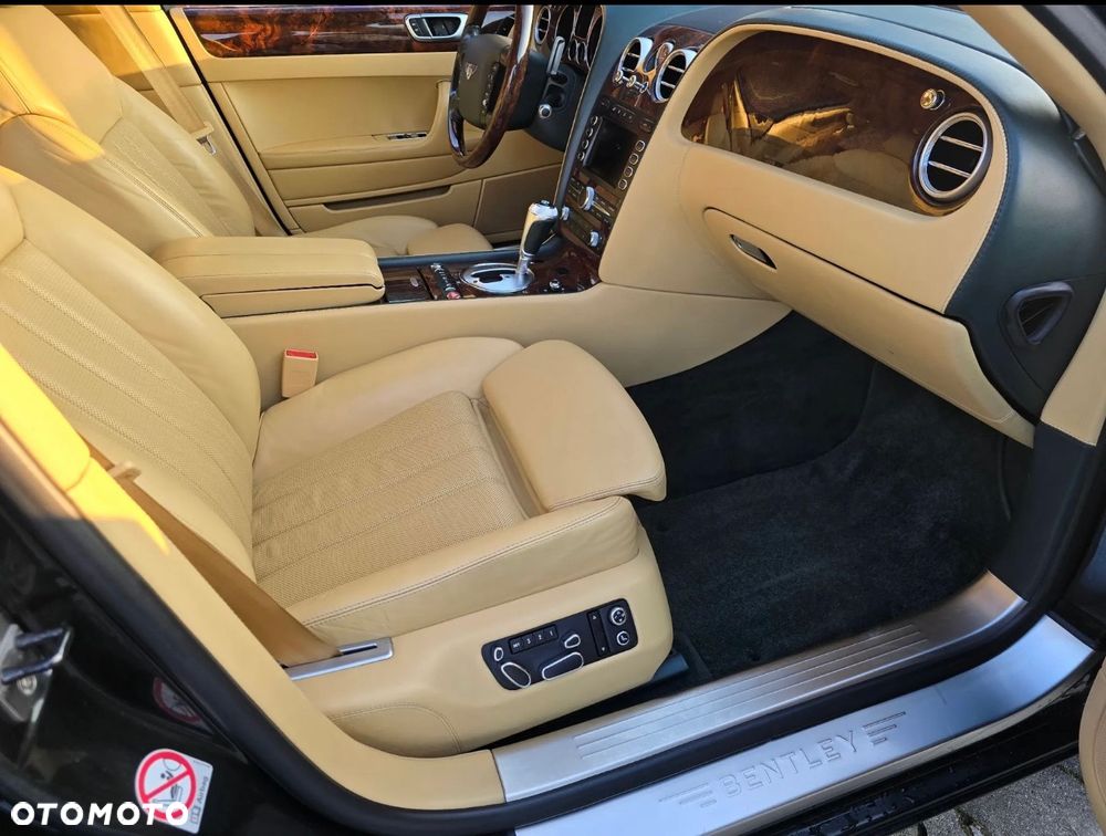 Bentley Flying Spur - 29