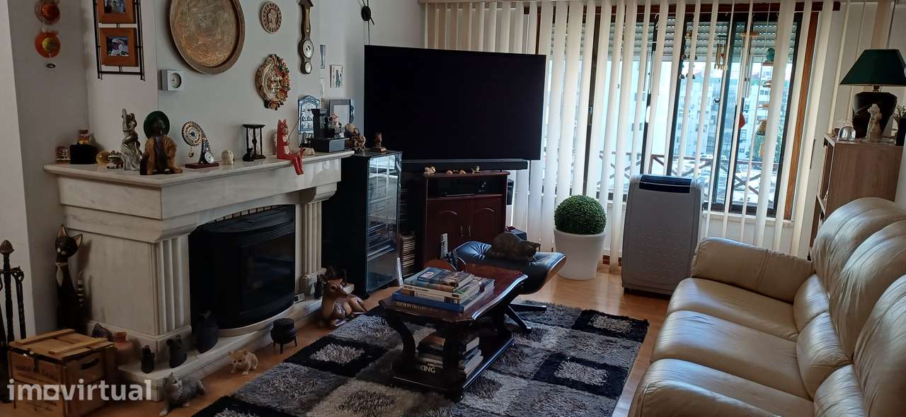 Apartamento T3 com 2 casas de banho em Rio de Mouro - Fitares - Grande imagem: 4/15