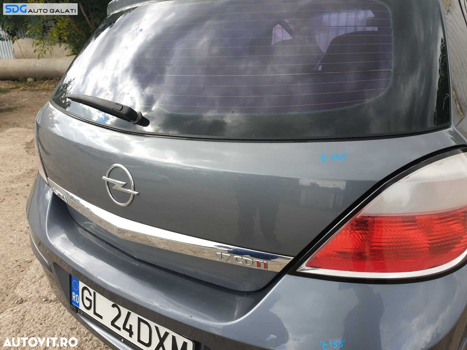 Hayon Haion Portbagaj Dezechipat cu Luneta Geam Sticla Opel Astra H Hatchback 2004 - 2010 Culoare Z155 - 3