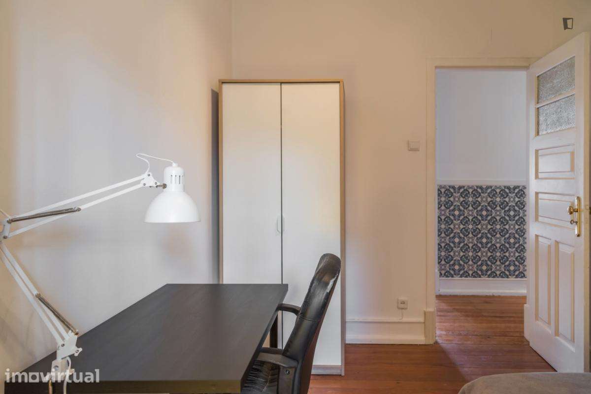 Quarto - localizado em Alameda Lisbon - Grande imagem: 3/17