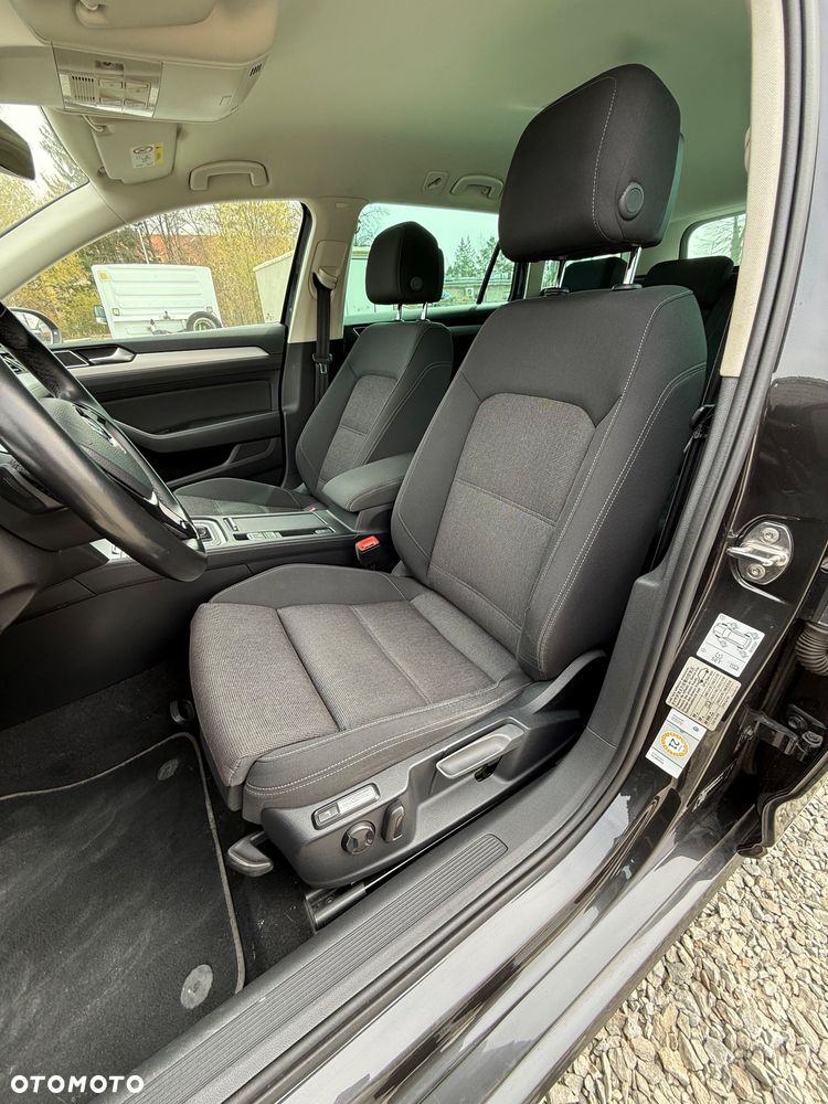 Volkswagen Passat - 9