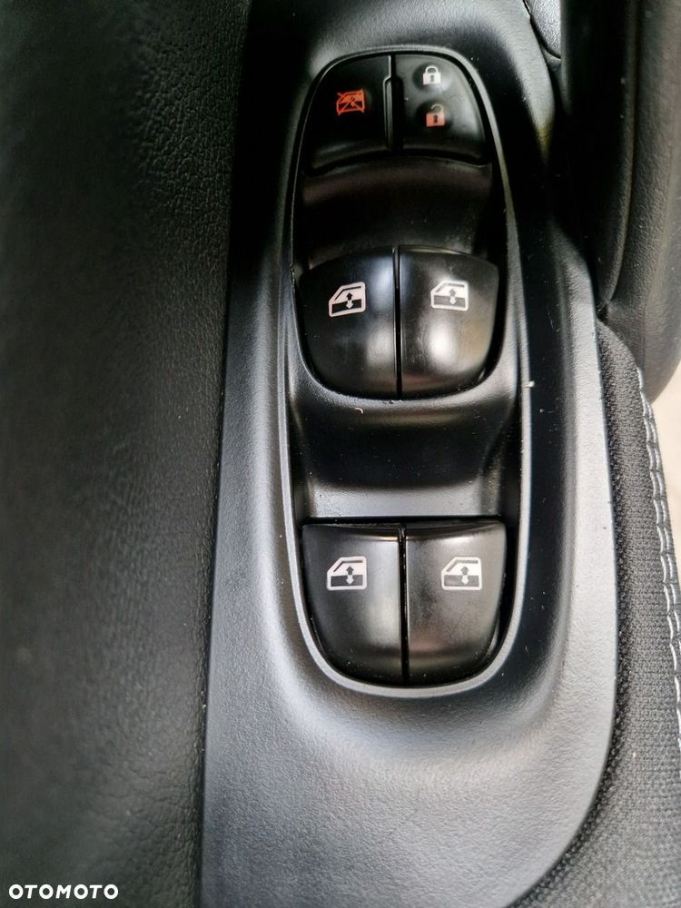 Nissan Qashqai - 11