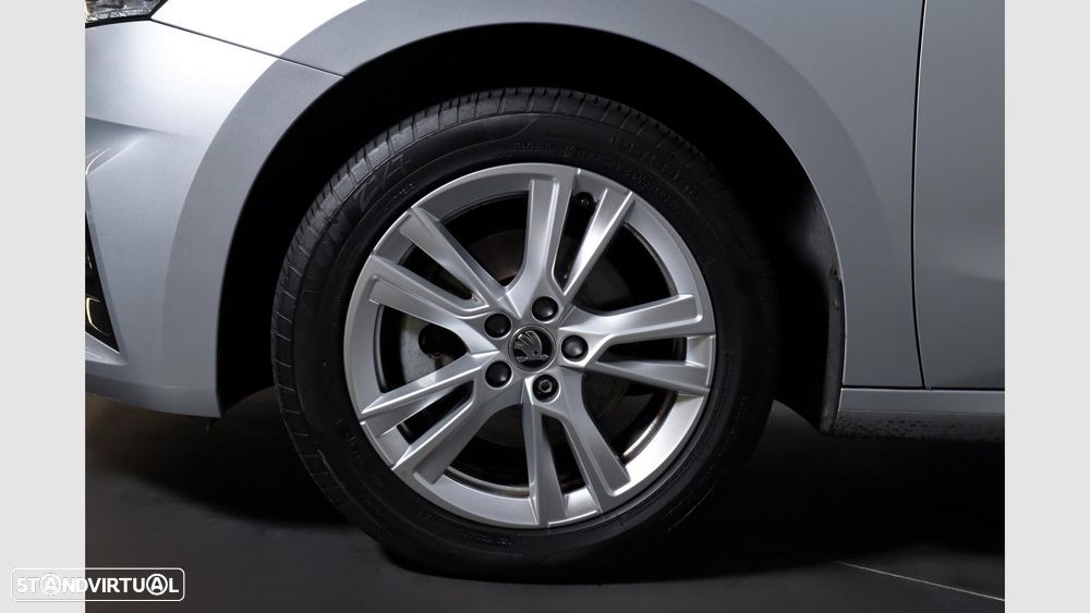 Skoda Fabia 1.0 TSI DSG — fotografia 6
