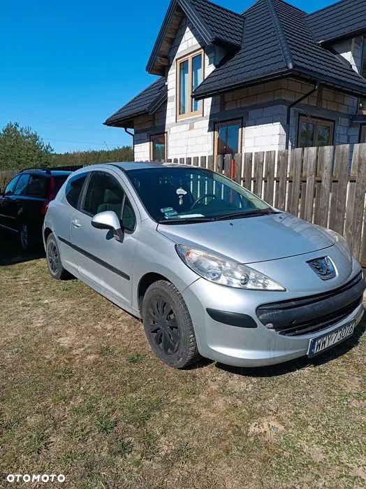 Peugeot 207 - 1