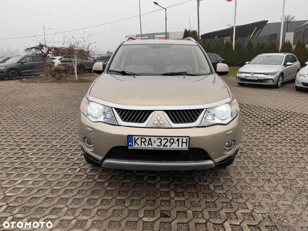 Mitsubishi Outlander 2.0 DID Instyle - 2