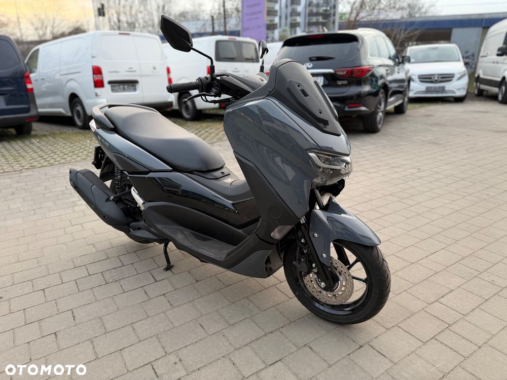 Yamaha NMAX - 10
