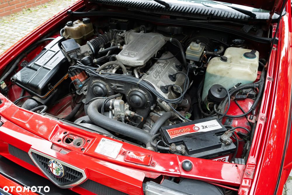 Alfa Romeo 75 - 28