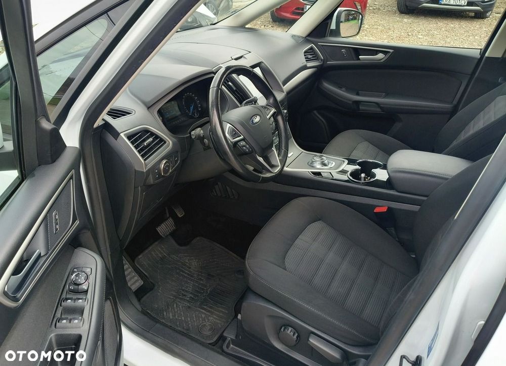 Ford Galaxy - 10
