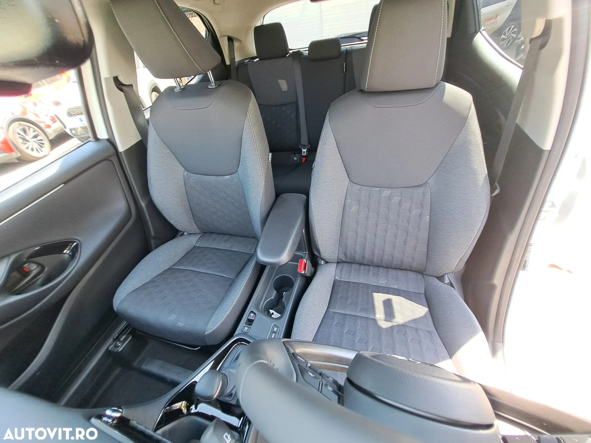Toyota Yaris 1.5 HEV 116 CP Business - 14