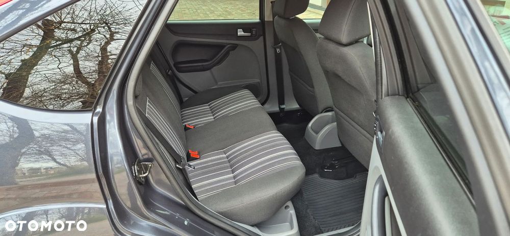 Ford Focus 1.6 16V Sport - 15